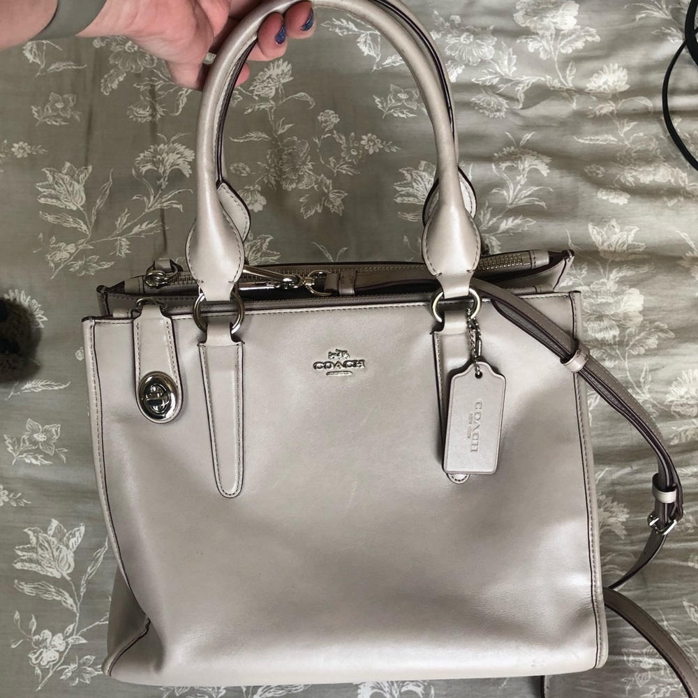 Light grey Coach crossbody bag